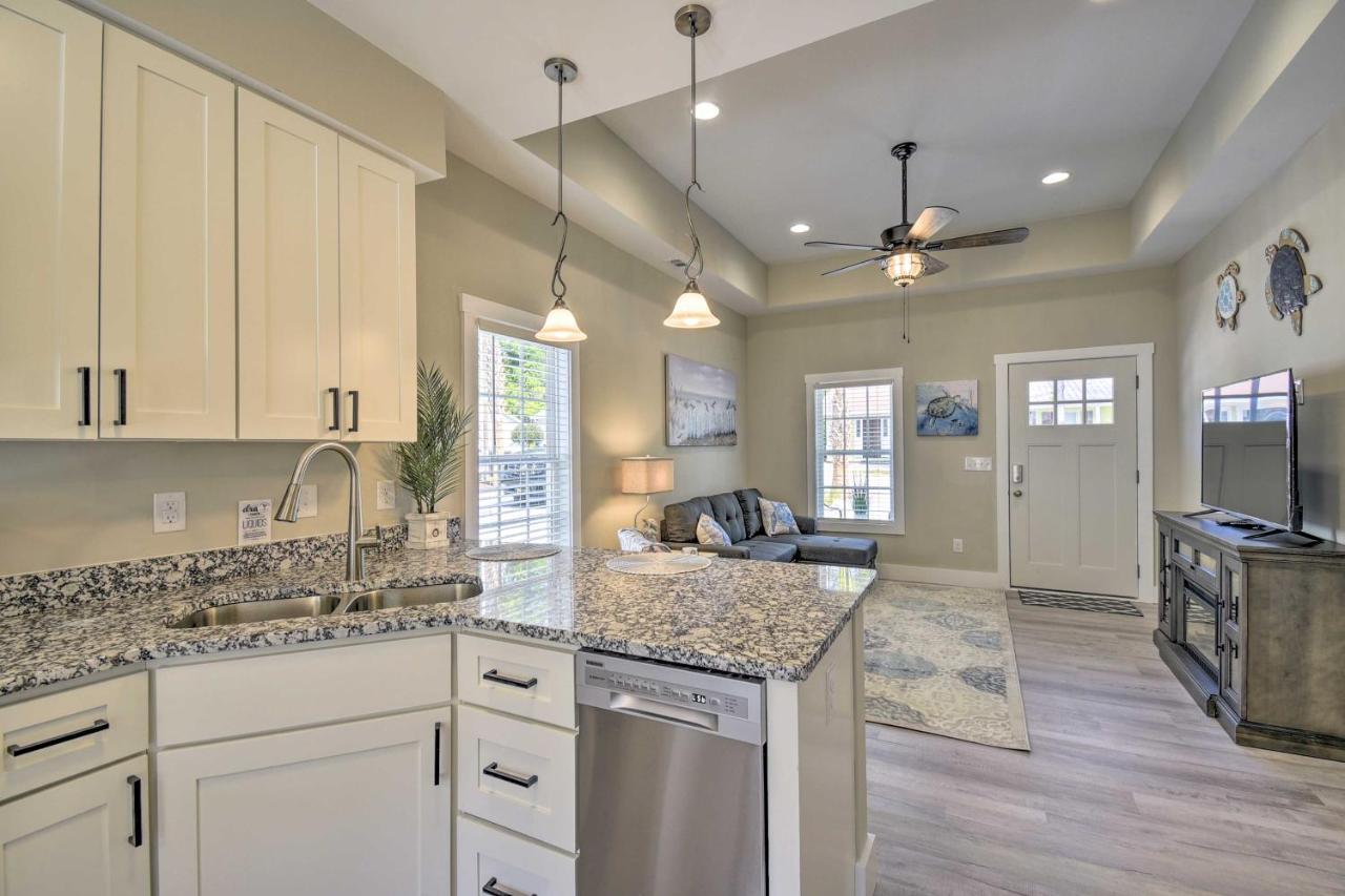 Ocean Isle Beach Home With Shared Lanai And Grill エクステリア 写真