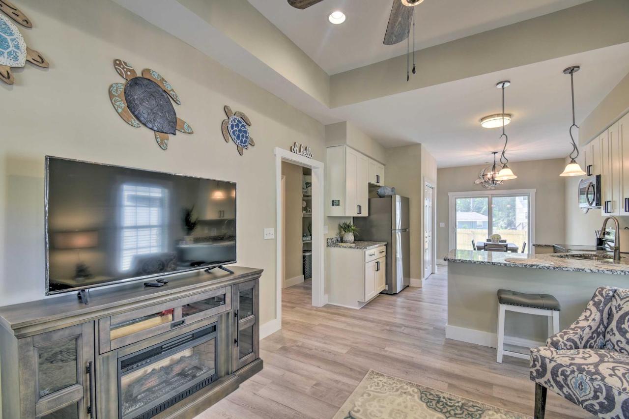 Ocean Isle Beach Home With Shared Lanai And Grill エクステリア 写真