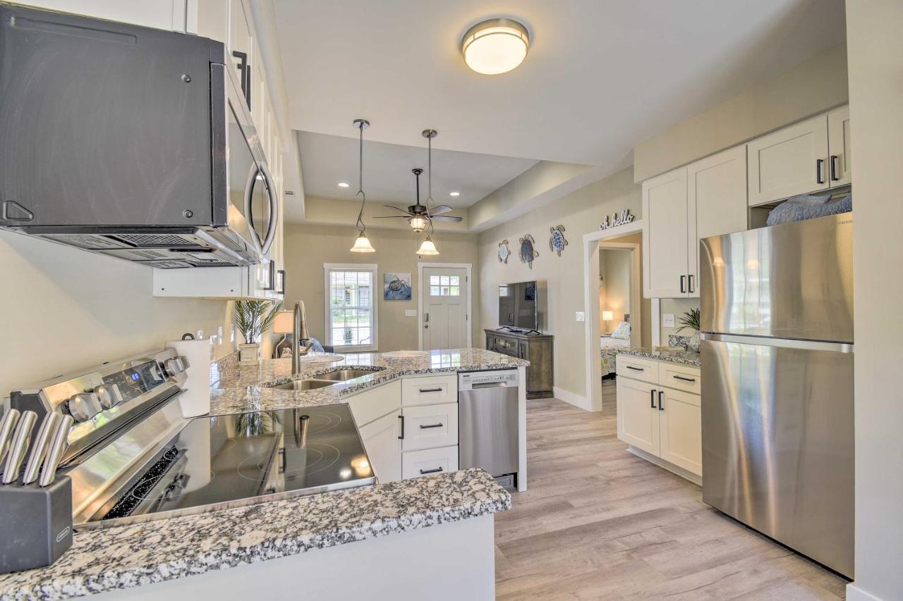 Ocean Isle Beach Home With Shared Lanai And Grill エクステリア 写真